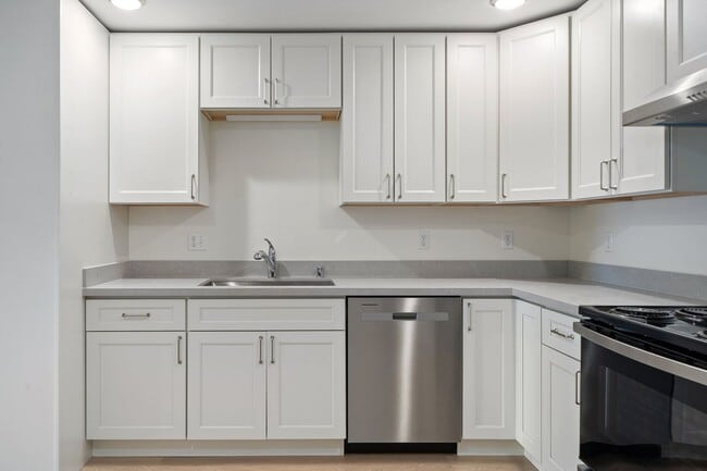 Photo - 535-537 NE Vena St