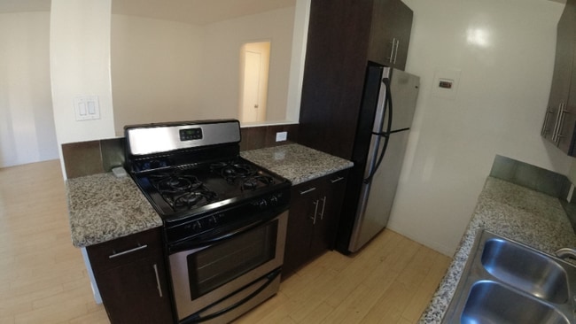 Photo - 924 Hancock Ave Unidad 8