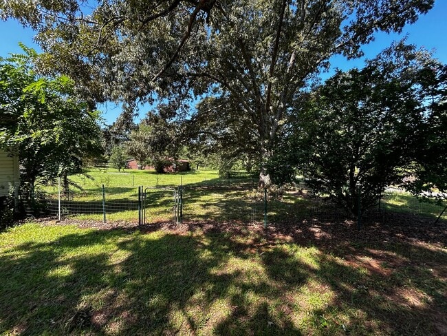 Photo - 580 Jones Rd