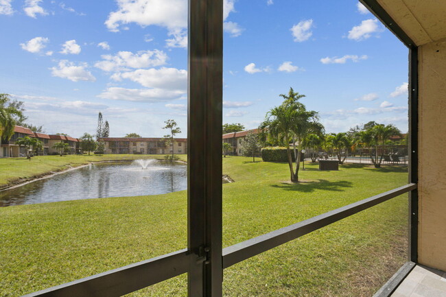 Photo - 21895 Lake Forest Cir Condominio Unidad 103