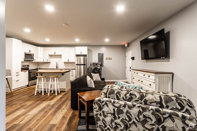 Building Photo - 1411 N Olney St Rental
