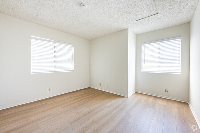 1BR, 1BA, - 515SF - Bedroom