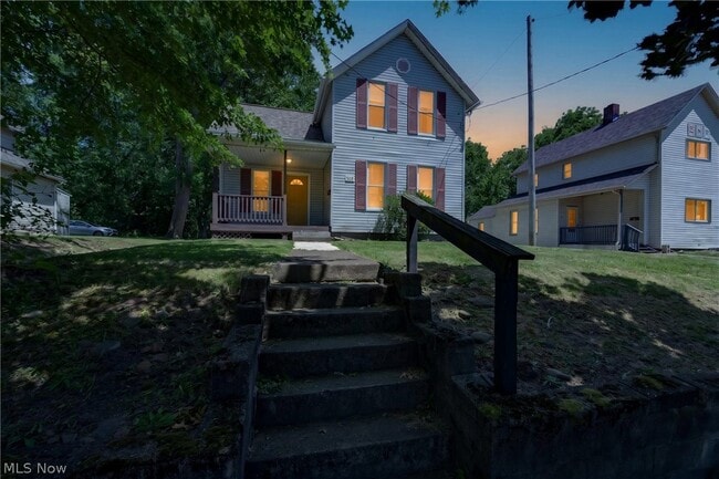 Photo - 505 Brown St