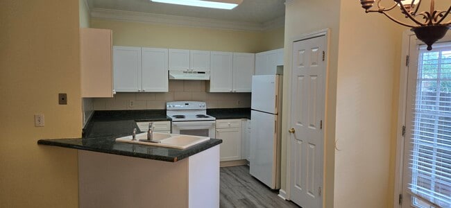 Photo - 5074 Leeshire Trce