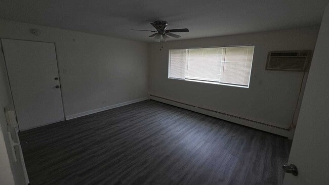 14605 Des Plaines St