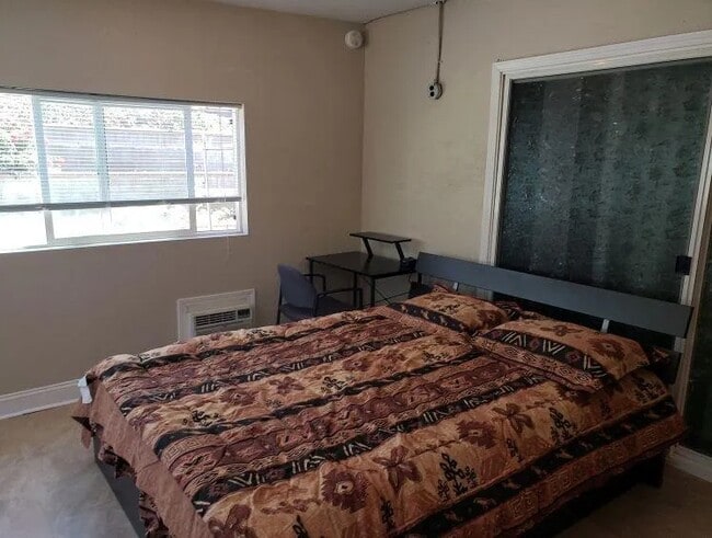 Photo - 4728 Mendoza Ave Unit Studio