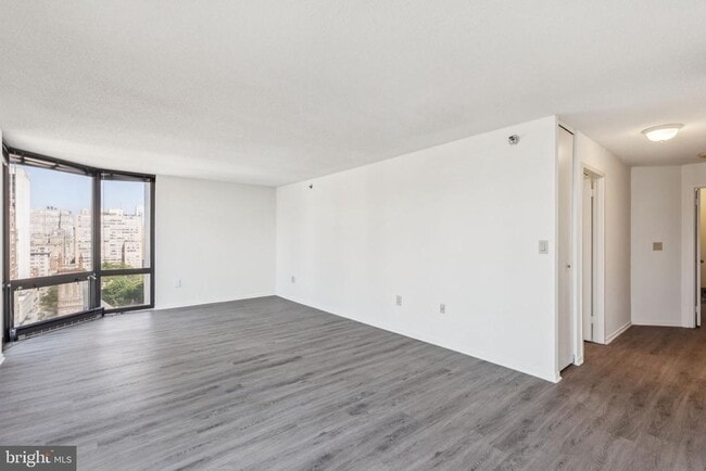 Photo - 2020 Walnut St Unit 21B