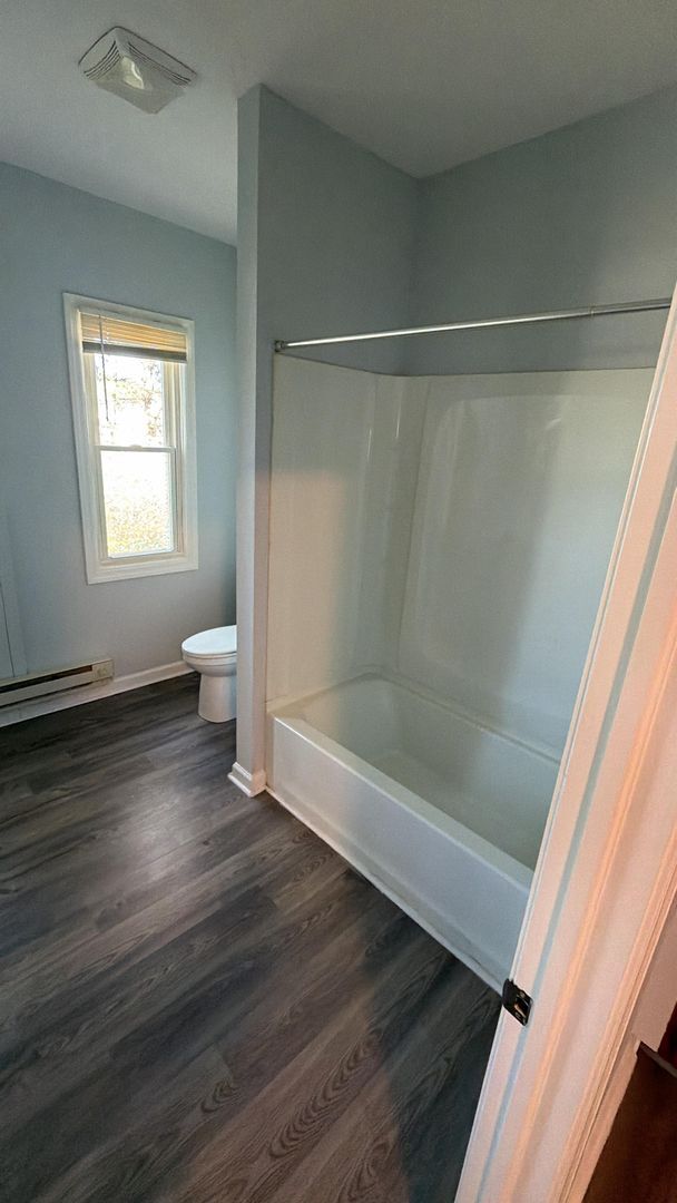 Photo - 571-573-573 Howe Ave Unidad 1FL