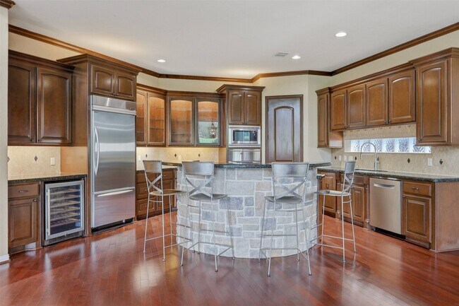 Photo - 79 Melrose Dr