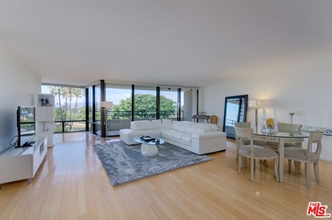 Building Photo - 4337 Marina City Dr Unit 135 Rental