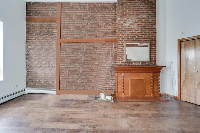 Photo - 1093 Summit Ave