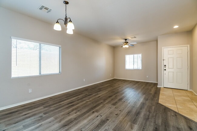 Photo - 5206 W Glass Ln
