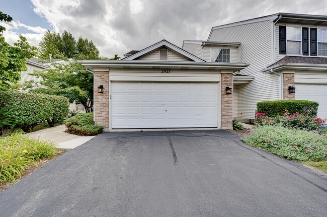 Building Photo - 2427 Stoughton Cir Unit 2427 Rental