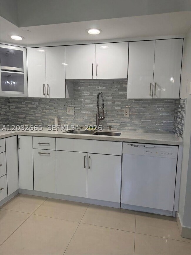 Photo - 8650 SW 133rd Avenue Rd Unit 211