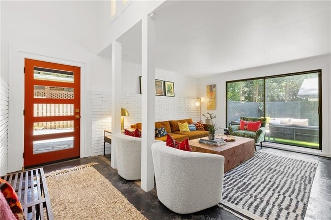 Photo - 3252 W Roxboro Rd NE