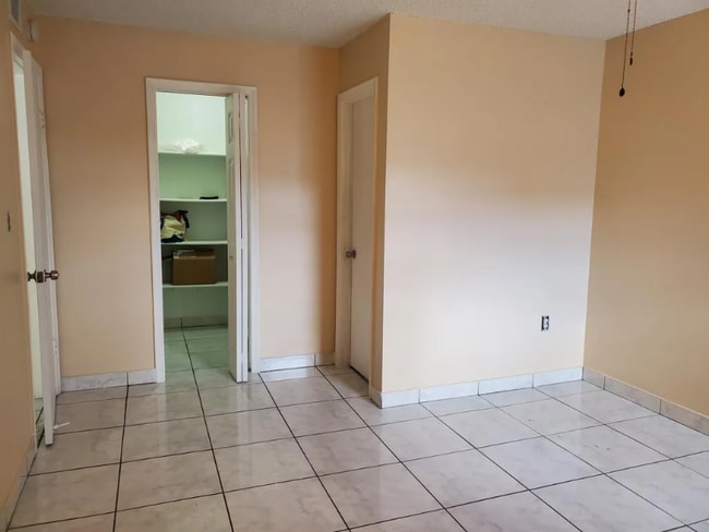 Photo - 43 W 43rd St