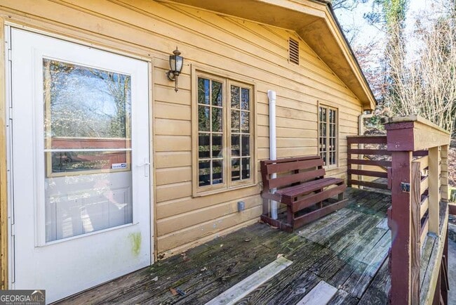 Photo - 1570 Spring Ln NW