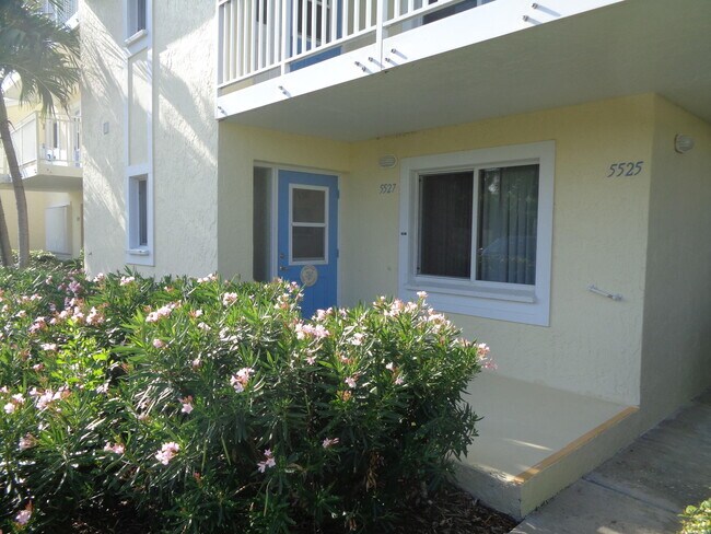 Photo - 5527 NE Gulfstream Way Rental