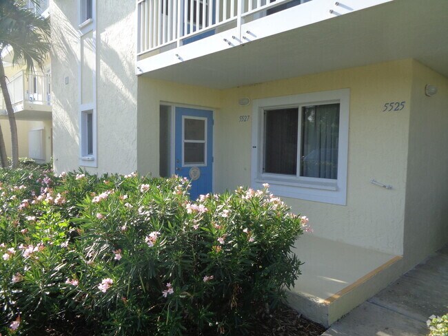 Building Photo - 5527 NE Gulfstream Way Rental