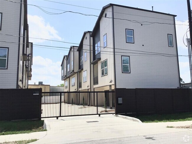 Building Photo - 2109 Marnel Rd Unit B Rental