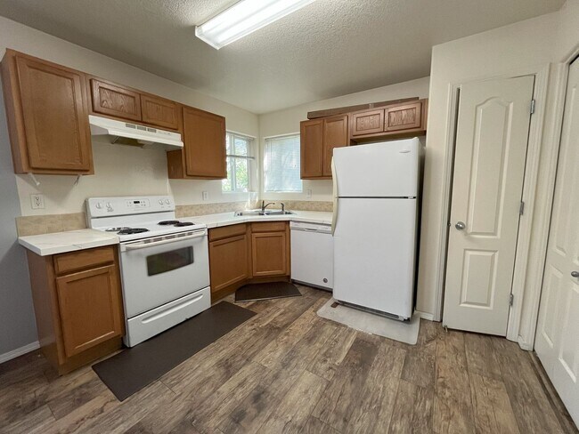 Photo - Bright 2-Bedroom Condo with Laminate Floor...