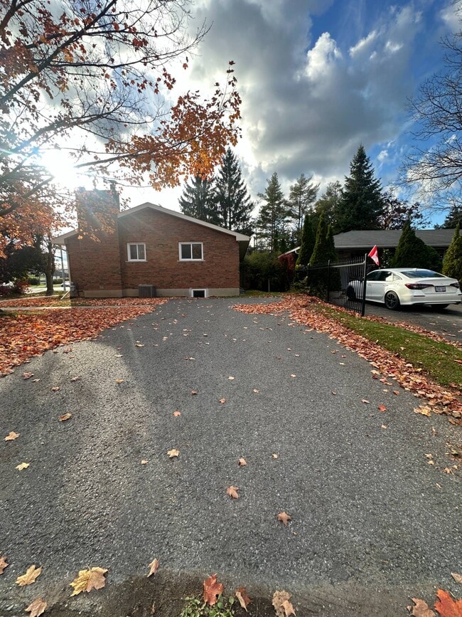 Photo - Weller St Rental