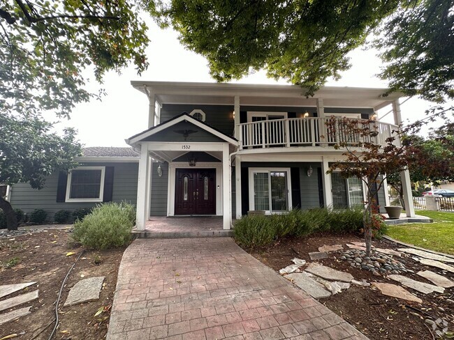 Building Photo - Elevated Willow Glen Living 5bd / 4 ba Rental