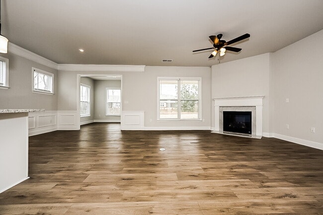 Photo - 217 Nuttall Dr