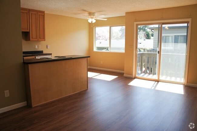 Building Photo - Garden Style 2Bdr in Bustling SE Ready Soon! Unit 10 Rental