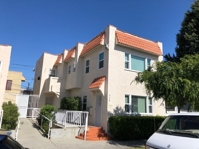 Building Photo - 714 Lime Ave Unit APT 1A