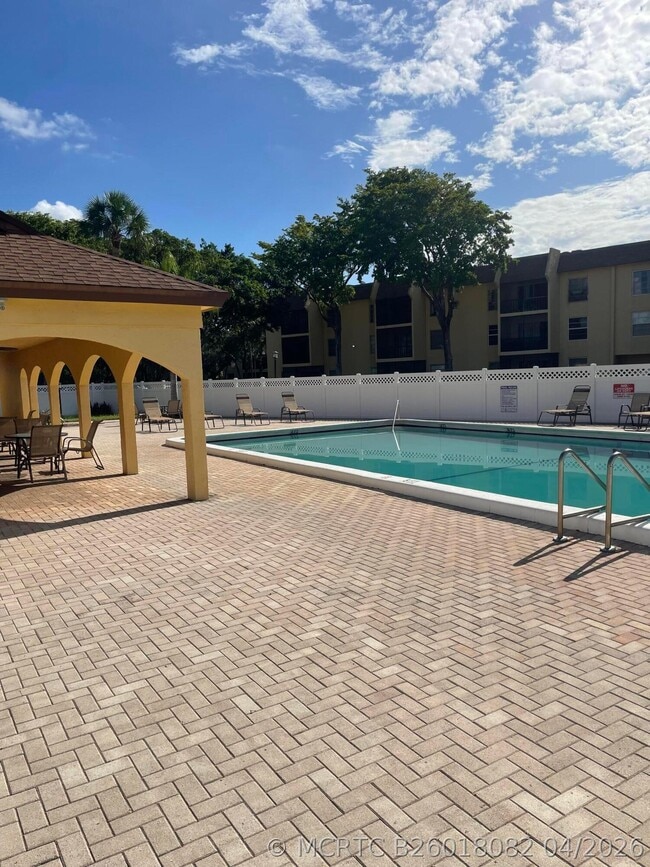 Photo - 450 NW 20th St Unit 1010