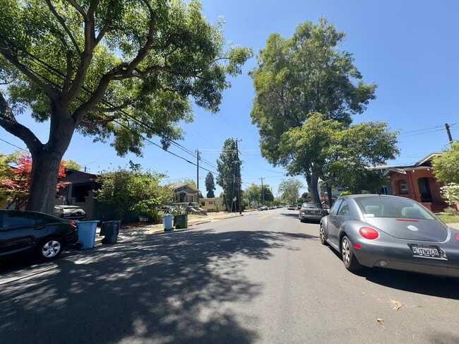 Photo - 2309 Derby St