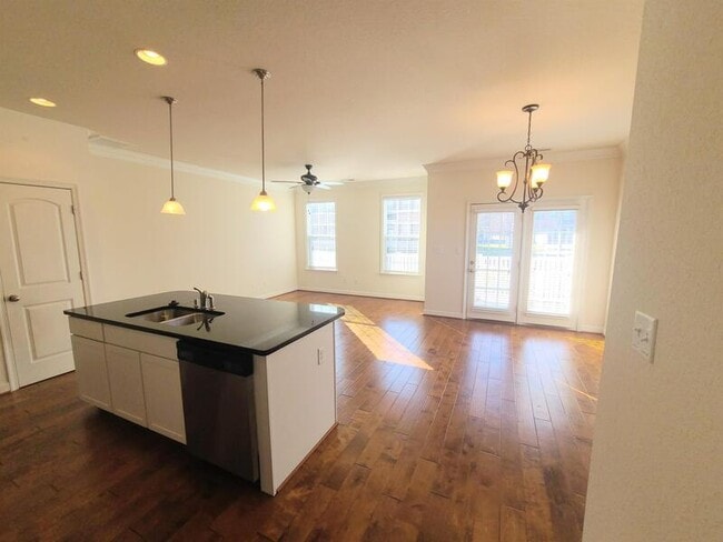 Photo - 1136 Winsford Ln