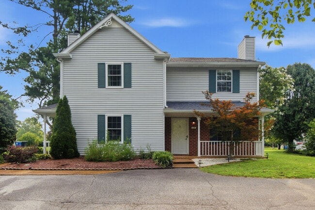 Building Photo - 1236 Carriage Park Dr