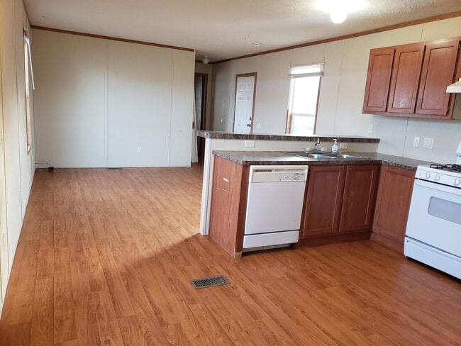 Photo - 621 1st Ave