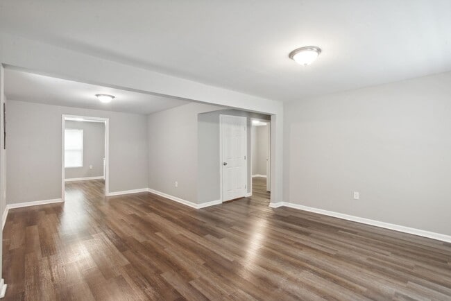 Photo - 3BR/2BA Downtown House Walking Distance to...