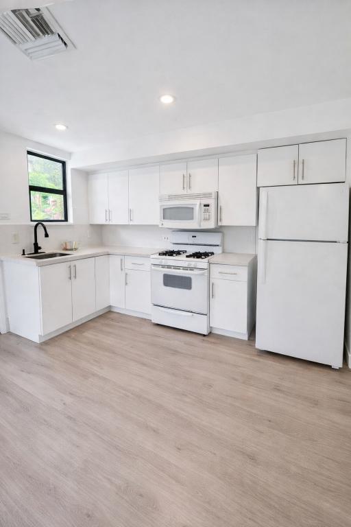 Photo - 445 SW 3rd St