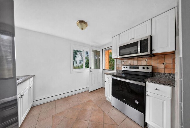 53 Mohican Ave Unit 2