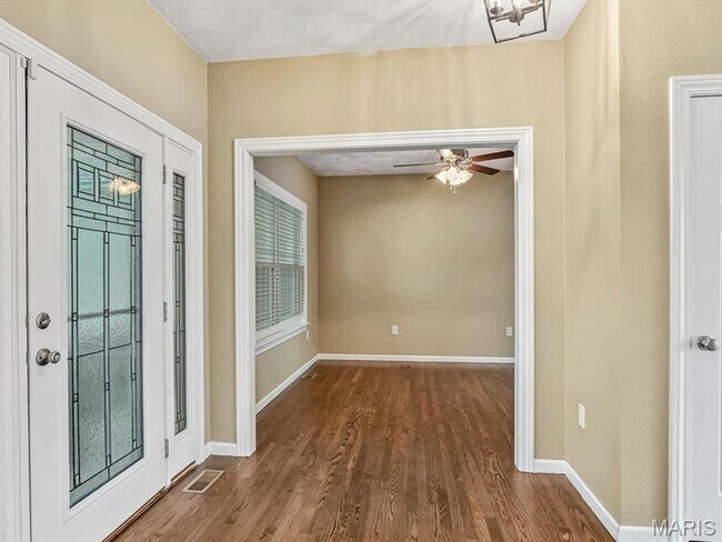 1200 Gregerson Ct