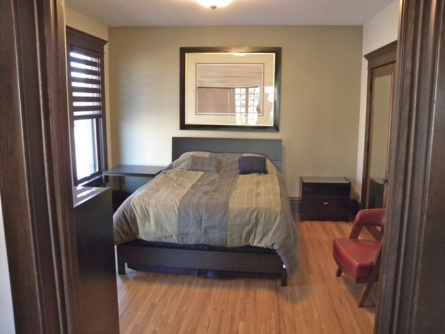 Photo - 1764 N High St Unidad B