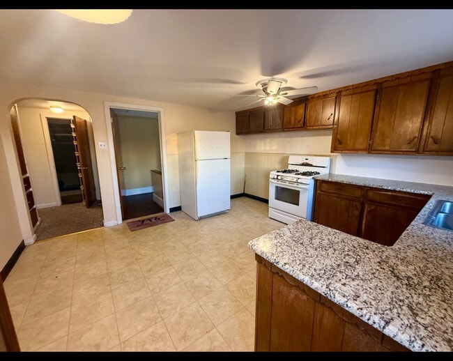 Photo - 91 Bloomfield Ave Unit 2