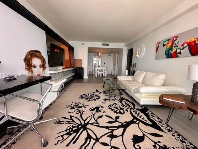 Photo - 1100 West Ave Unidad 620