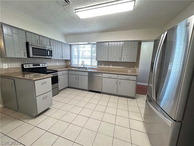 Photo - 3979 Avonwood Ave
