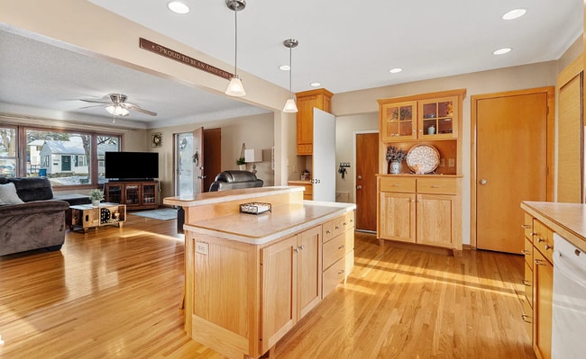 Photo - 3029 Saratoga Dr