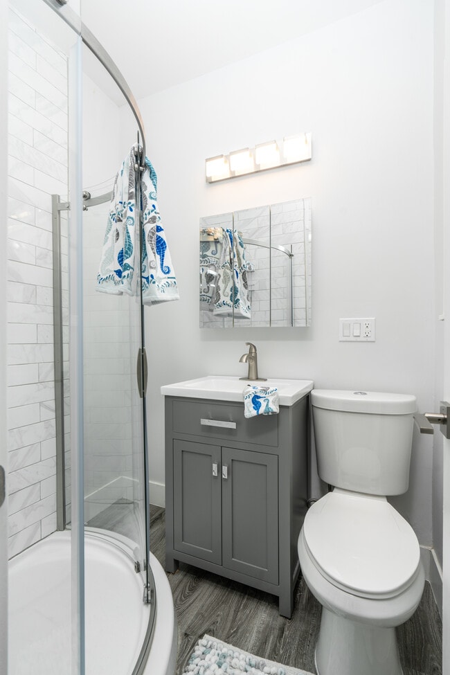 Photo - 405 W 3rd Street