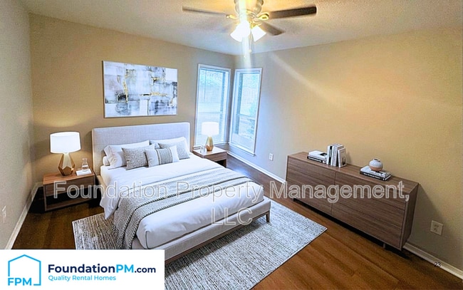 Photo - Graham Square Apartments