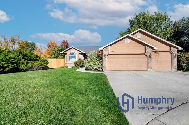 Building Photo - Charming home minutes from Settler's Park