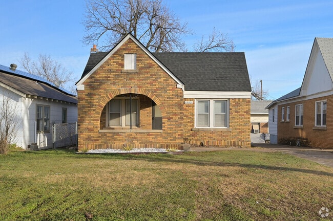 Building Photo - 1805 NW 29th St Rental