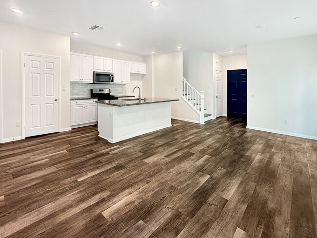 Photo - 27607 Sawtooth Ln