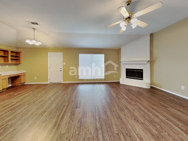Photo - 432 Round Rock Rd